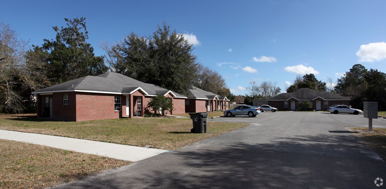 Foto principal - 351 N Lowder St