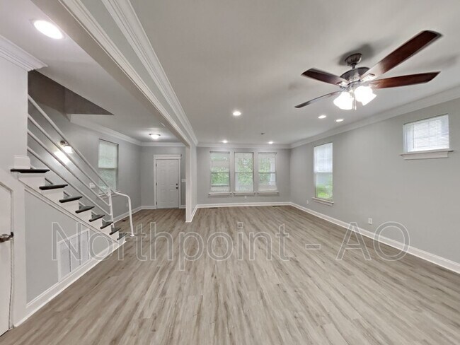 Building Photo - 1458 Rome Dr NW