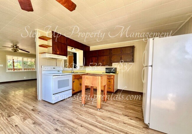 Building Photo - Rustic and Cozy 2 Bed 1 Bath Home w/ Water...