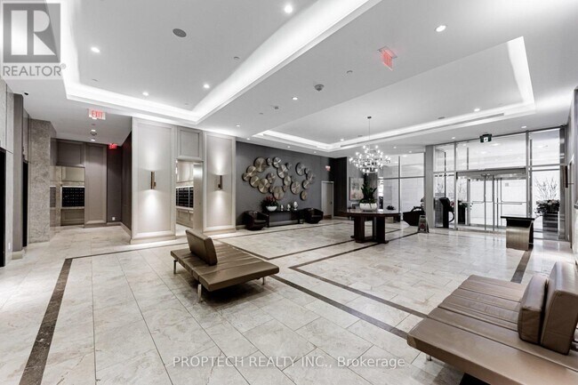 Photo du bâtiment - 155 Yorkville Ave