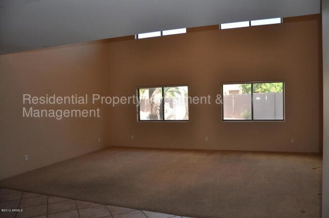 Foto del edificio - 18147 N 64th Dr W