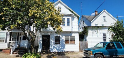 Building Photo - 40 King St