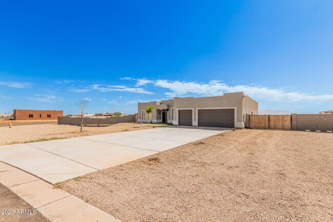 Foto del edificio - 24431 W Horned Owl Trail