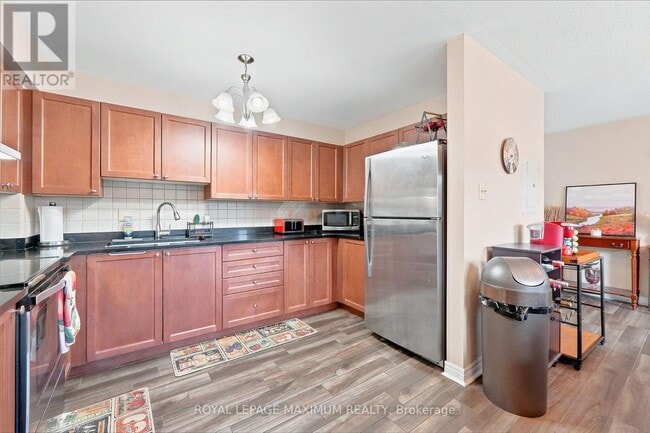 Building Photo - 9944 Keele St