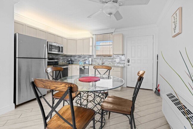 Foto del edificio - 5600 Bonita Beach Rd SW