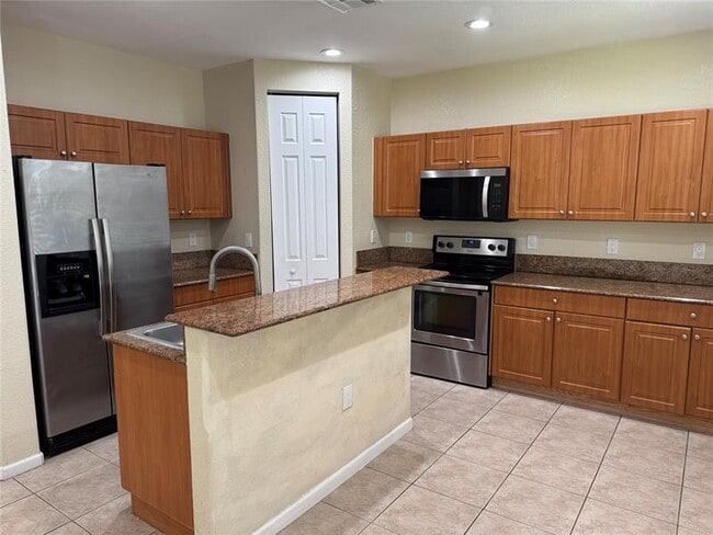Building Photo - 8531 SW 25th Ct