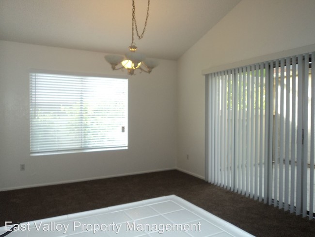 Building Photo - 1077 Ardmore Cir