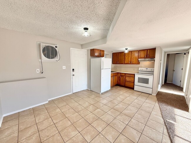 Foto del edificio - 603 W Routt Ave