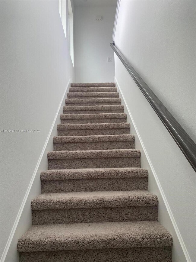 Foto del edificio - 2952 Embark Trl