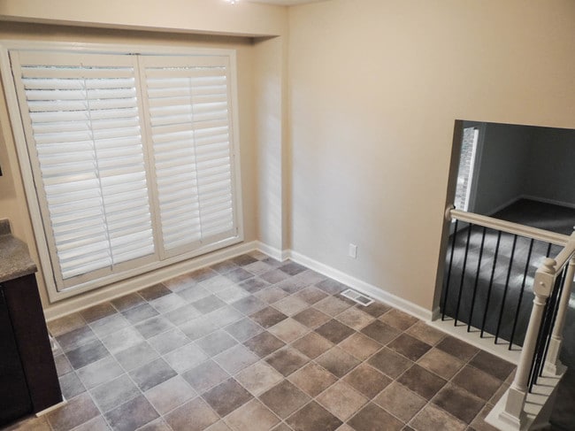 Building Photo - 4019 Seven Hills Ct