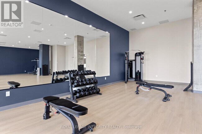 Building Photo - 1376 Carling Ave