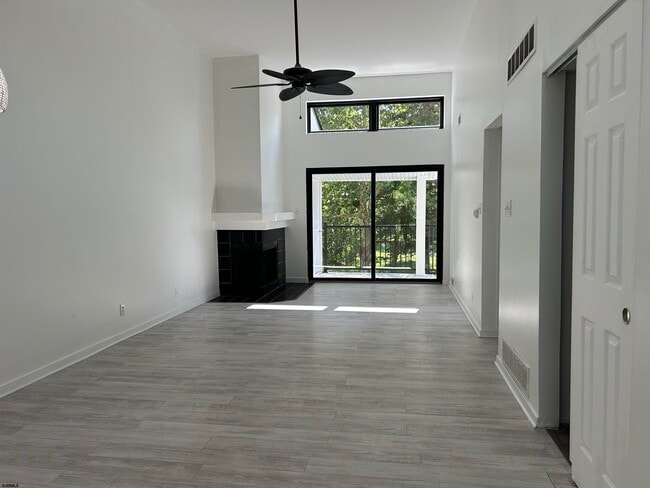 Building Photo - 20 Tilton Club