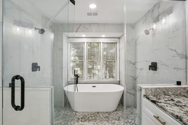 Foto del edificio - 1536 Oak Grove Rd