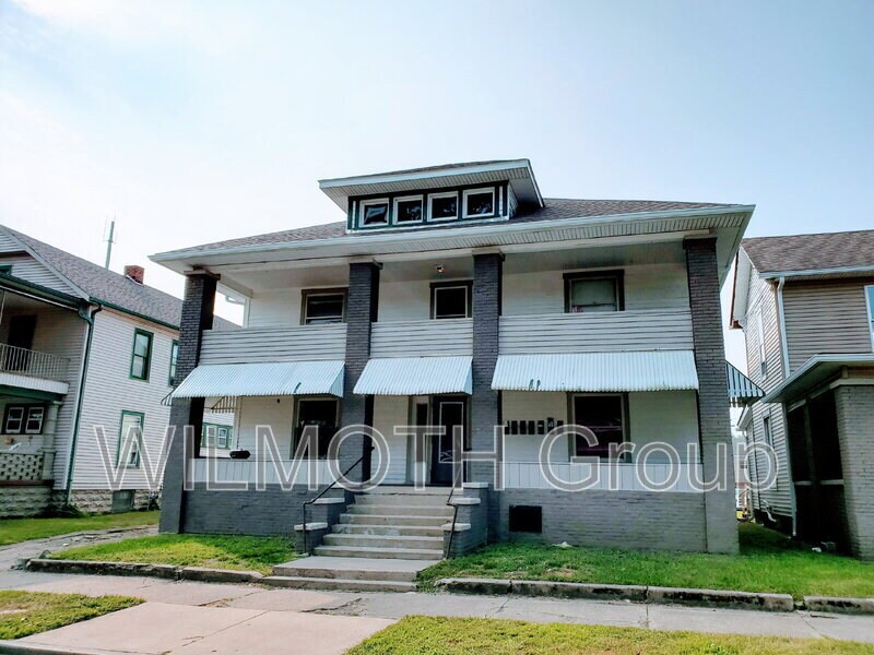 Primary Photo - 129 W Hendricks St