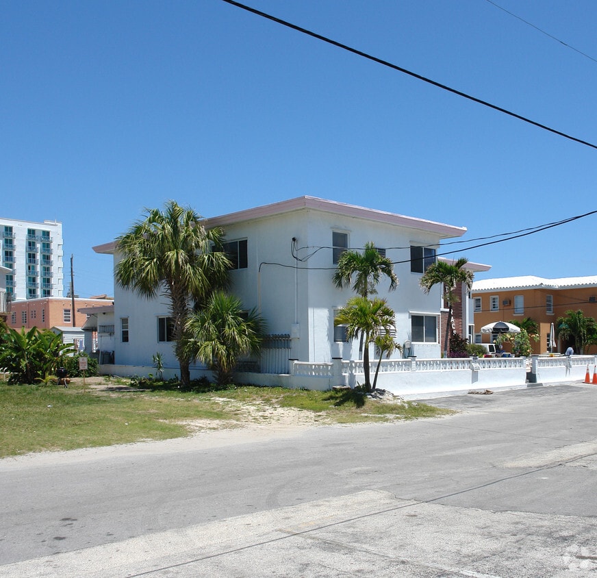 Building Photo - 2307 N Surf Rd