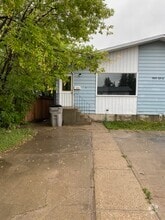Building Photo - 9509 103 Ave