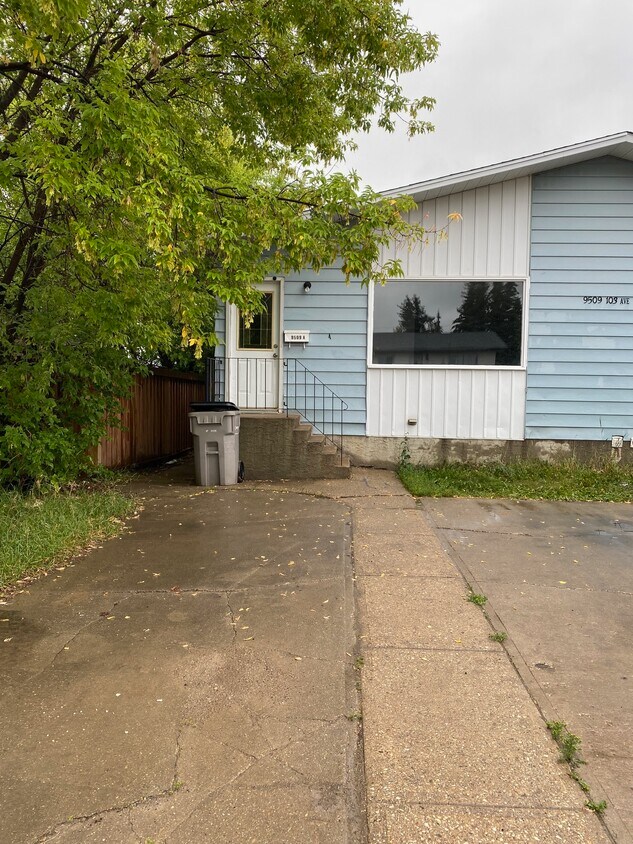 Photo principale - 9509 103 Ave