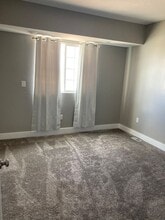 Building Photo - 3981 3500 S St