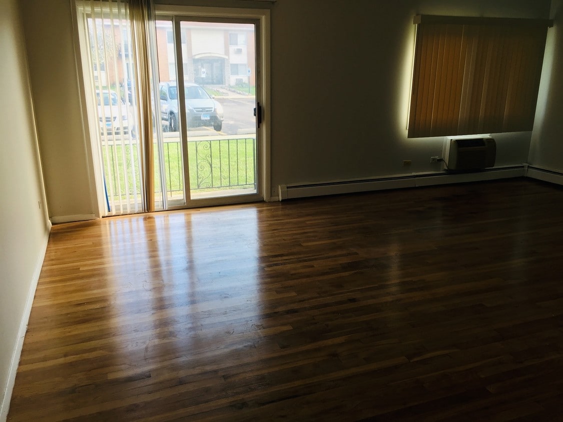 Building Photo - 8924 Kenneth Dr