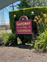 Building Photo - 25 River Rd