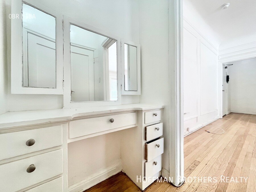 1863 Whitley Ave Unit 112, Los Angeles, CA 90028 Room for Rent in Los