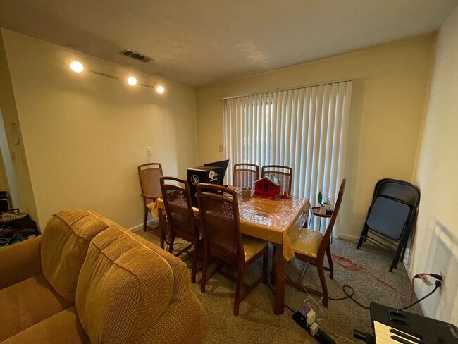 Foto del edificio - Campus View Apt-Walking Distance to UGA!