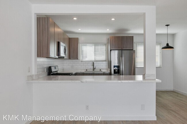 Foto del edificio - 2 br, 2 bath Apartment - 1261 N. Laurel Av...