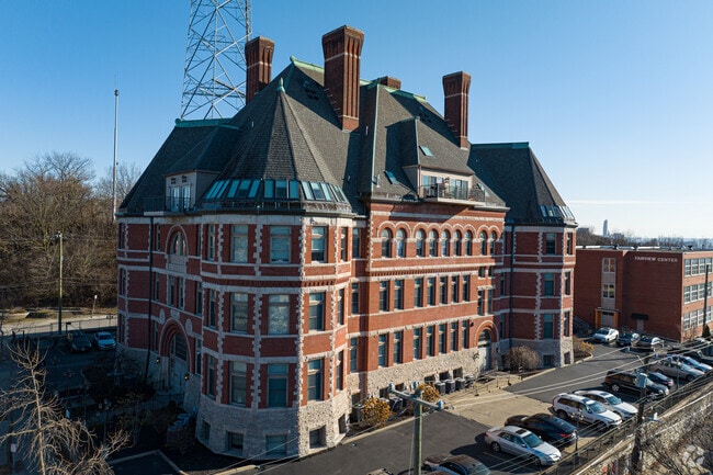 Building Photo - Straford Condominiums
