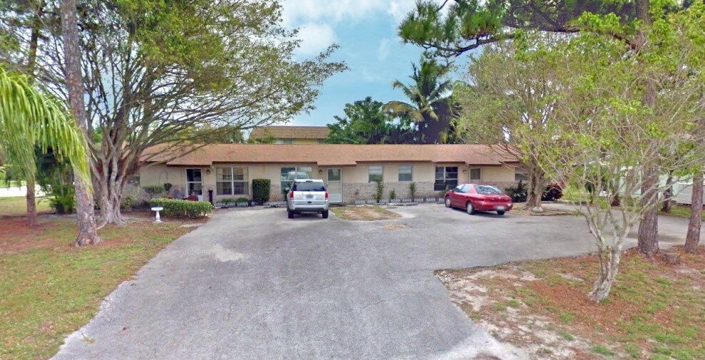 Primary Photo - Golden Gate Triplex (Investment)