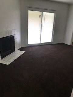 Foto del edificio - 329 Lake Meadows Dr