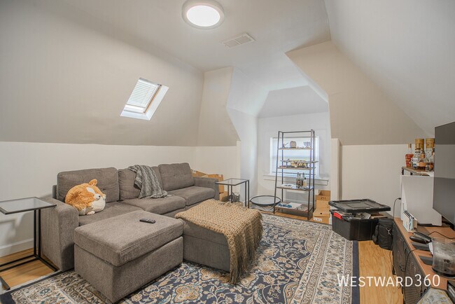 Foto del edificio - 4948 N Winchester Ave