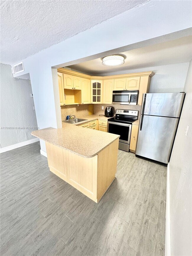 Foto del edificio - 10400 SW 108th Ave