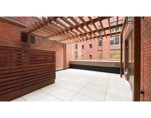 Foto del edificio - 100 Lovejoy Wharf