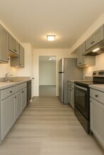 Building Photo - 1421 Kingston Dr