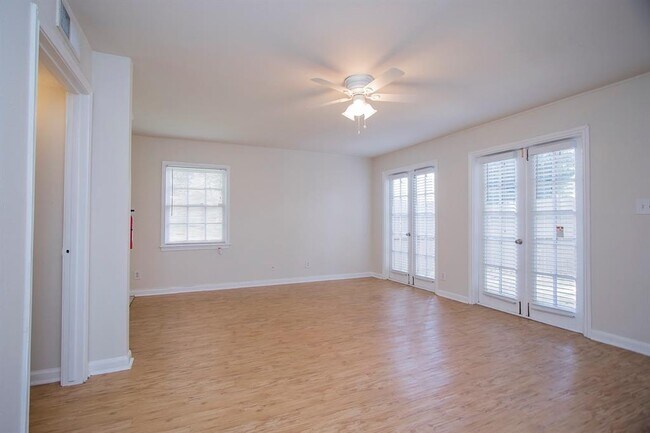 Foto del edificio - 1727 Commonwealth St