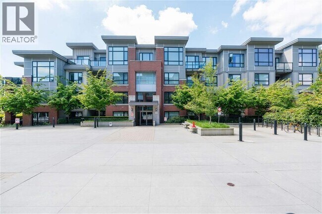 Photo du bâtiment - 7058 14th Ave