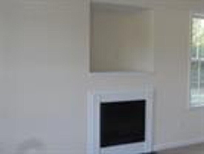 Building Photo - Wonderful 2 Bedroom, 2 Bath Home-414 Winne...