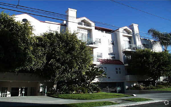 Building Photo - NOHO Gallery South