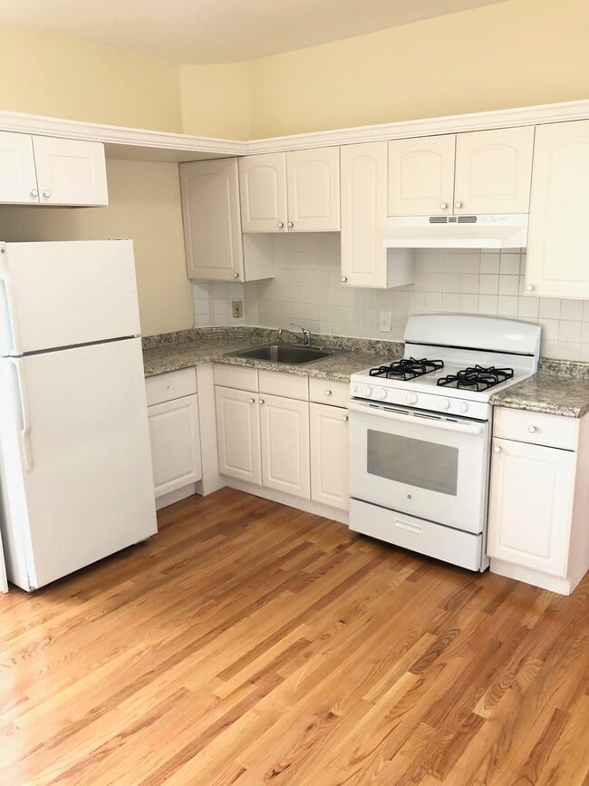 Building Photo - 5 Buckley Ave Building Photo - 5 Buckley Ave