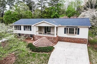 Building Photo - 770 Pine Lake Dr NW