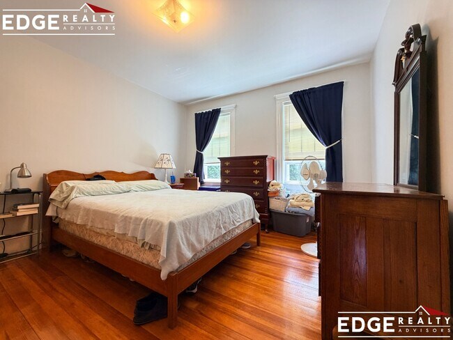 Foto del edificio - 241 Boylston St