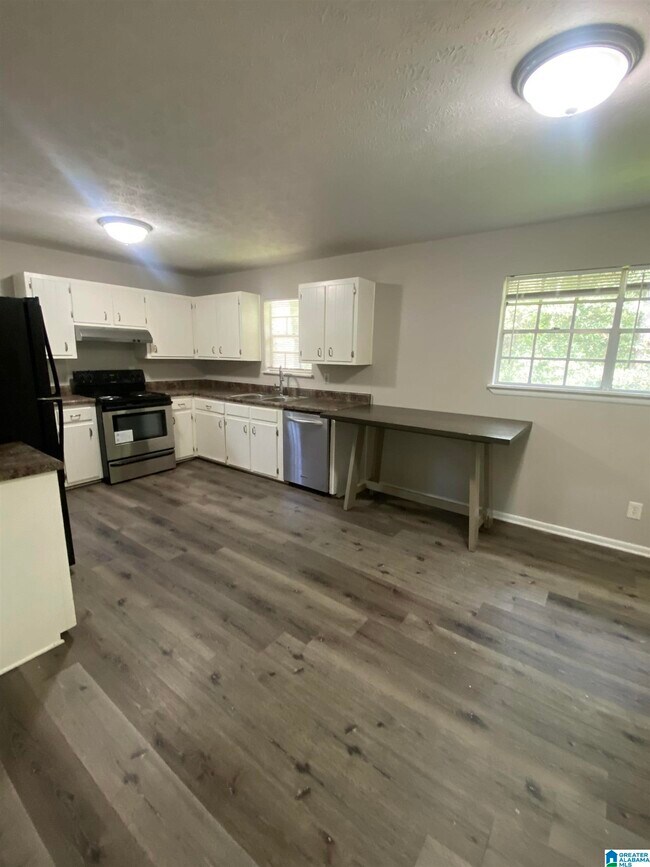 Building Photo - 5213 Goldmar Dr