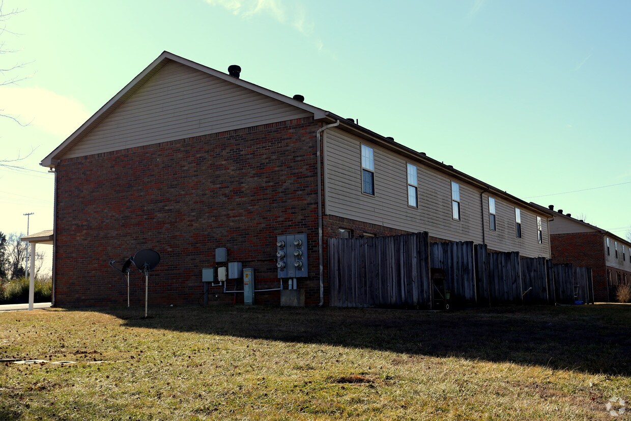 Building Photo - 2455 Wilson Rd