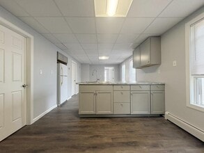Building Photo - 51 W Bates St