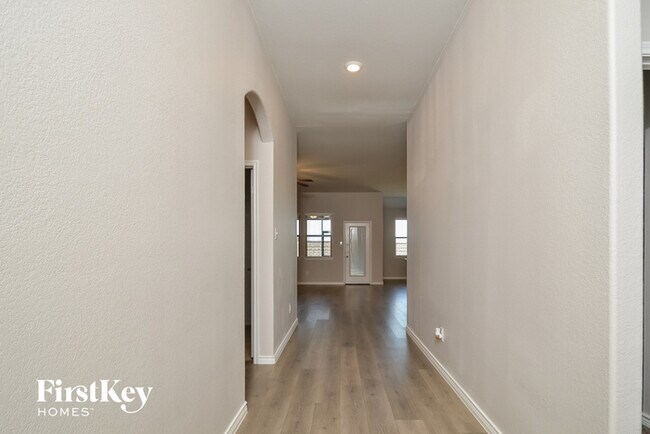 Foto del edificio - 4217 Agatha Ln