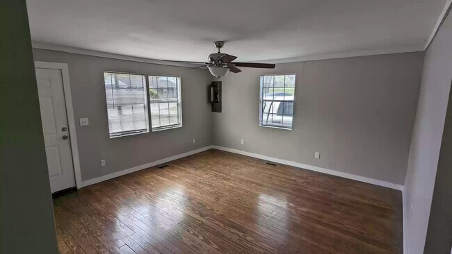 Foto del edificio - 611 Shannon Ave
