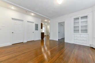 Building Photo - 45 Beech Glen St