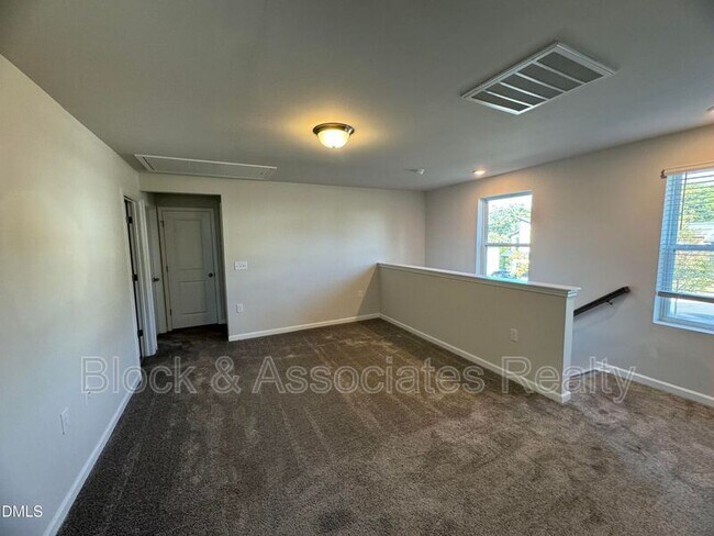 Building Photo - 442 Sustainable Wy