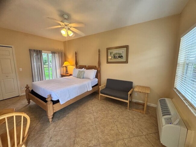 Foto del edificio - 8332 Mulligan Cir