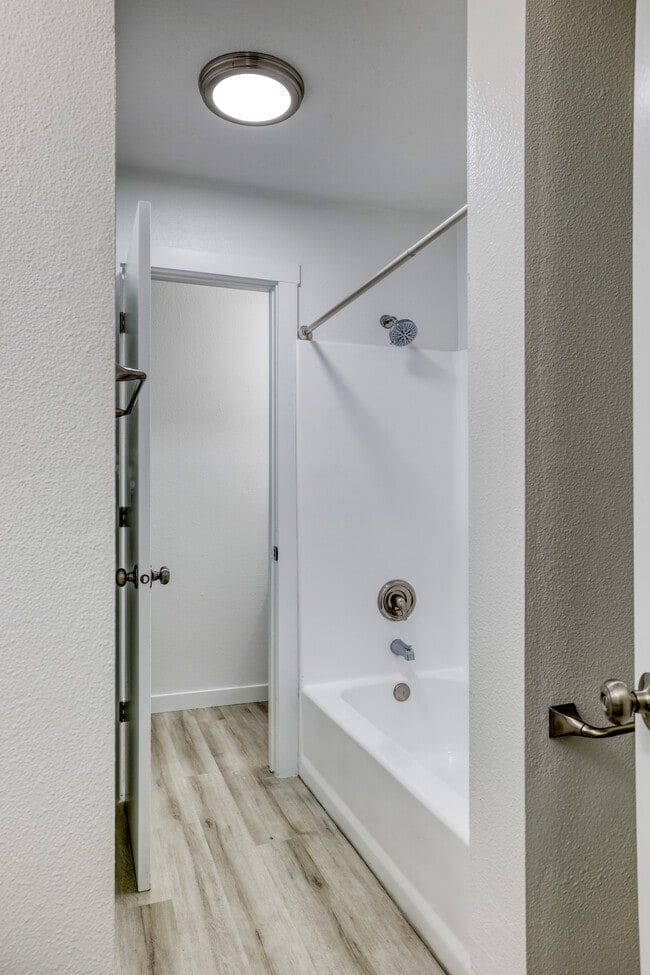 Building Photo - Maple Grove Apartments